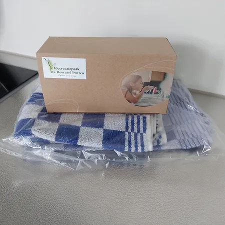 Comfort 02 Met Jacuzzi 度假居