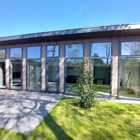 Comfort 02 Met Jacuzzi Сasa de vacaciones *