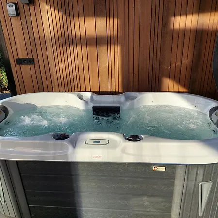 Сasa de vacaciones Comfort 02 Met Jacuzzi