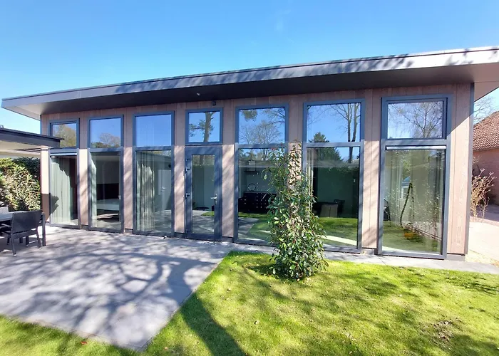 Comfort 02 Met Jacuzzi Сasa de vacaciones *