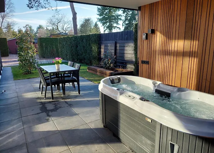Сasa de vacaciones Comfort 02 Met Jacuzzi Putten