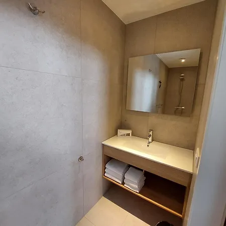Comfort 02 Met Jacuzzi * Putten